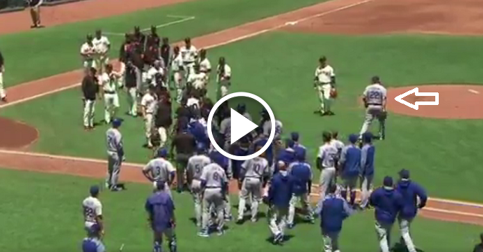 Dodgers' Clayton Kershaw Casually Walks To Mound As Benches Clear Vs. Giants