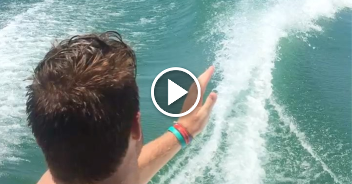 Top 2018 NFL Draft QB Prospect Sam Darnold Shows Off Accuracy From Back of a Boat