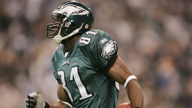 Terrell Owens Flies Over To Philly