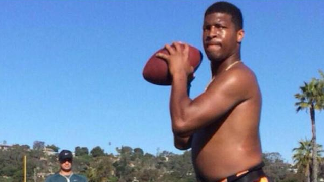 20 Athletes Who Dominate Pro Sports With Their ‘Dad Bods’ 