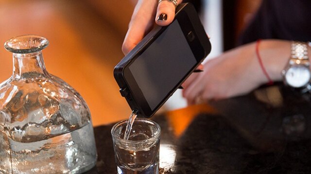 This iFlask Looks Like A Phone But Packs A Punch, Literally