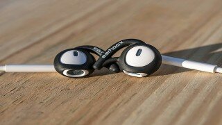 Never Have Your Apple Earbuds Fall Out Again With Earhoox