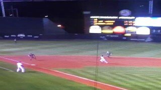 Watch Tennessee 3B Nick Senzel Go All Out To Make Fantastic Catch Over Dugout Railing