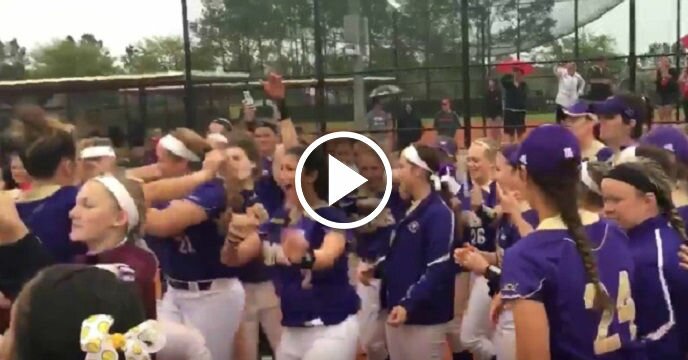 Two College Softball Teams Engage in Amazingly Entertaining Dance-Off During Rain Delay