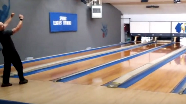 Bowling Legend Amazingly Rolls A Perfect Game Across 10 Lanes In Just 86.9 Seconds