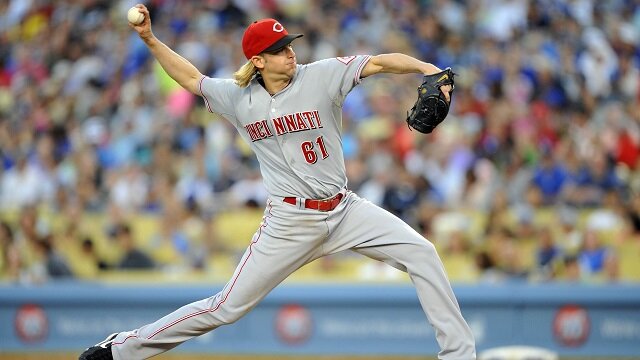 Should Milwaukee Brewers Sign Starting Pitcher Bronson Arroyo