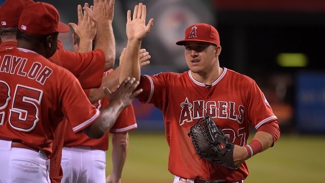 5 Reasons Why Mike Trout Is The Best Center Fielder In MLB Going Into 2016 Season