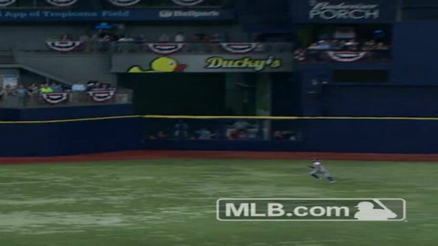 Watch Kevin Pillar Make Spectacular Lunging Catch With Absolutely No Regard For His Body