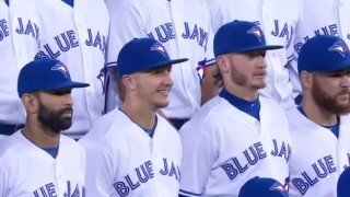 Watch Josh Donaldson And Russell Martin Magically Grow Taller For Team Photos
