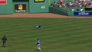  Watch Blue Jays' Pillar Lay Out For Yet Another Superman Catch 