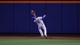 Watch Juan Lagares Pull Off Great Willie Mays Impression With Over-The-Shoulder Catch