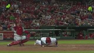 Yadier Molina Forgot To Do His Pre-Game Pushups, So He Did Them At The Plate