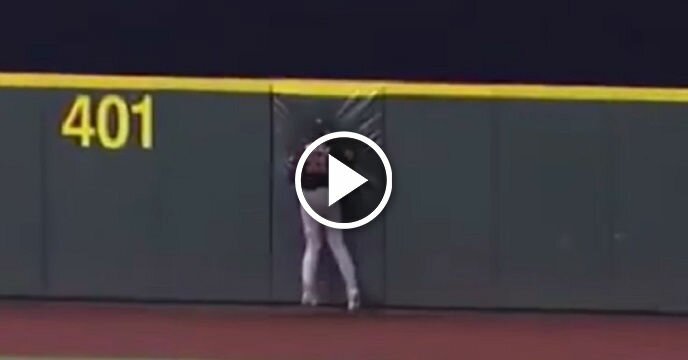 Marlins' Christian Yelich Crashes Face-First Into Wall After Scintillating Running Catch