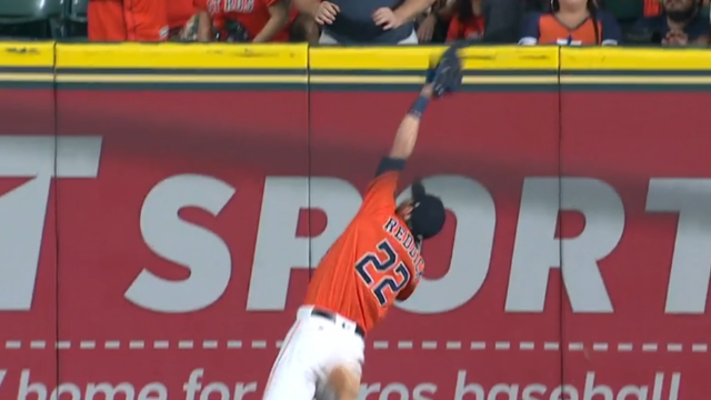 Astros\' Josh Reddick Makes Terrific Catch While Crashing Into Outfield Wall