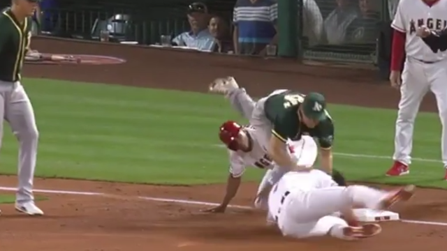 Oakland Athletics RHP Kendall Graveman Makes Outrageous Unassisted Double Play