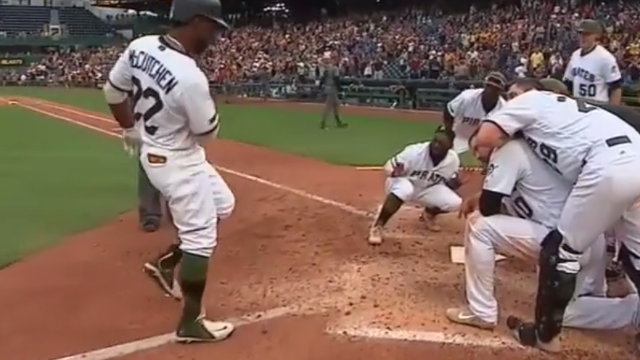 Andrew McCutchen Hits Walkoff Homer & Dances as Pirates Surround Home Plate