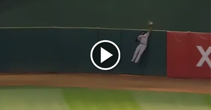 Jackie Bradley Jr. Rises Above Outfield Wall to Rob Walkoff HR with Amazing Catch