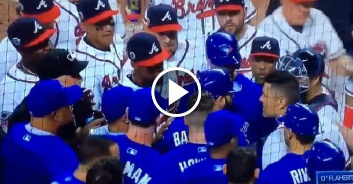Benches Cleared After Jose Bautista's Bat Flip Against Atlanta Braves