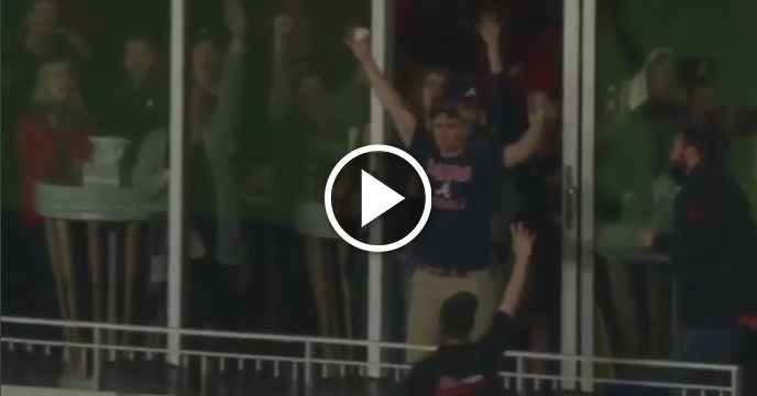 Fan Catches Jay Bruce Home Run One-Handed Without Spilling Beer