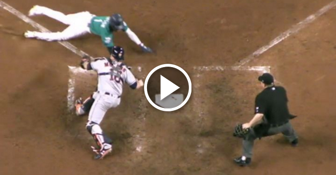 Mariners' Jarrod Dyson Shows Off Speed By Scoring from Second on Wild Pitch