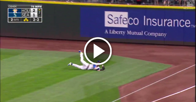 Mitch Haniger Nearly Makes Ridiculous Diving Catch for Play of the Year