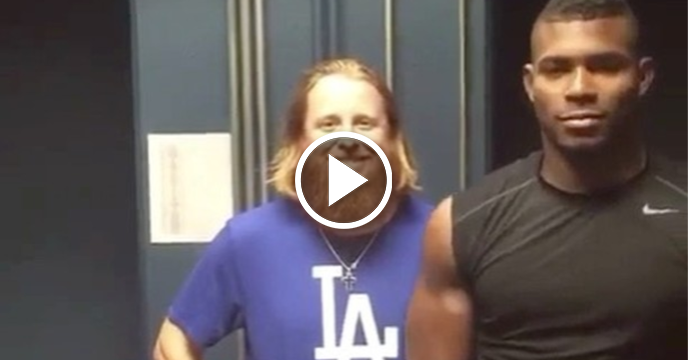 Dodgers Teammates Yasiel Puig & Justin Turner Hilariously Reenact Solar Eclipse