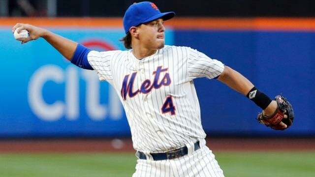5 Reasons Wilmer Flores Should Be New York Mets' First Baseman of the Future