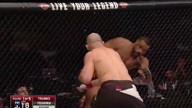 Watch Glover Teixeira Knock Out Rashad Evans At UFC Tampa