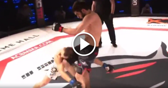 MMA Fighter Gets Knocked Into Another Universe By Devastating Knee Strike