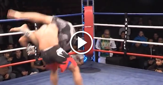 MMA Fighter Acrobatically Finishes Opponent With Incredible Flying Arm Bar