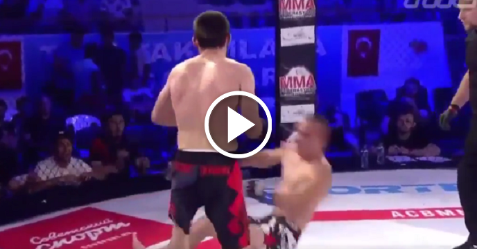 MMA Fighter Wakes Up And Knocks Out Opponent After Being Choked Unconscious