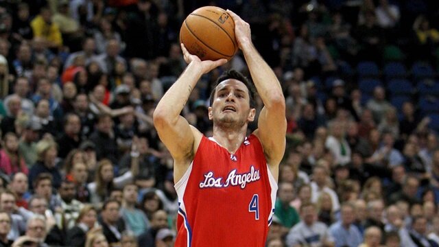 Redick Clips Lakers