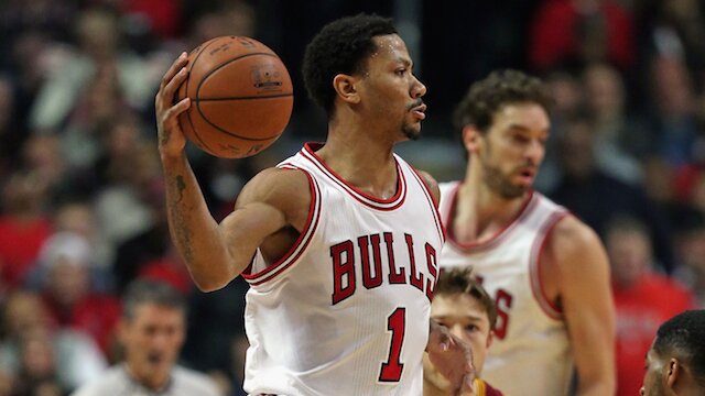 Derrick Rose Says “Everyone Can Breathe” Over Sprained Ankle