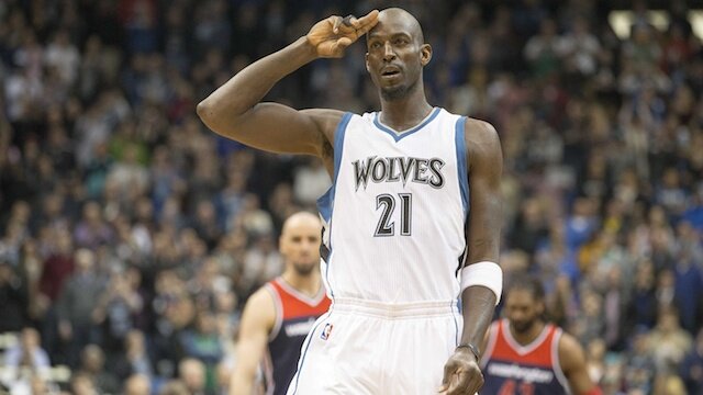 Minnesota Timberwolves' Coach Shows Faith in Kevin Garnett With Latest Decision