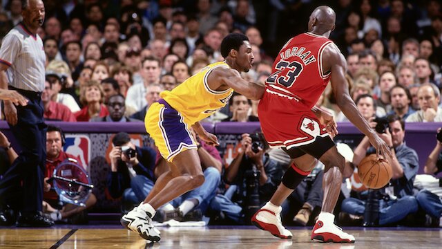 Kobe Bryant Should Learn Lesson From Michael Jordan's Retirement
