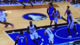  Watch Andrew Wiggins' Emphatic Dunk On Kevin Durant 