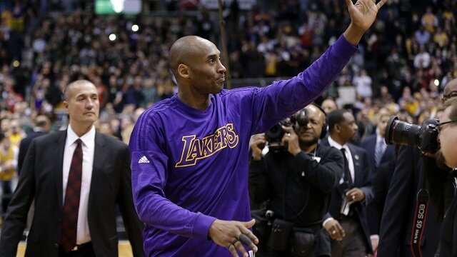 Kobe Bryant\'s Retirement Tour Is Destroying Development Of Los Angeles Lakers