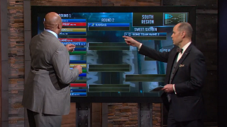 Charles Barkley Hilariously Has No Clue How To Use The Touchscreen On Live TV