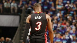 Wade's clutch fadeaway jumpshot leads NBA Top 5