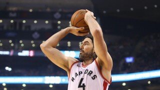 Toronto Raptors Would Be Crazy To Keep Luis Scola Over 2016 Offseason