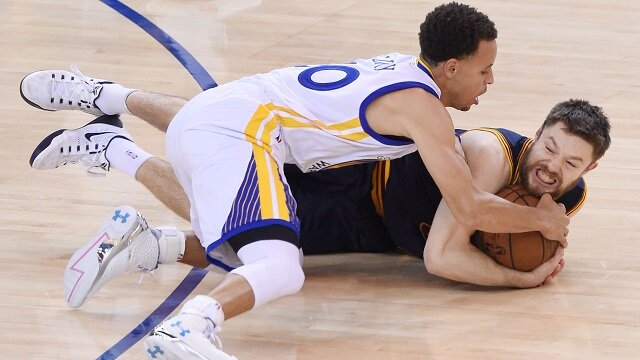 Stephen Curry Held Under 20 Points In Two Games Thanks To Matthew Dellavedova's Tenacious Defense