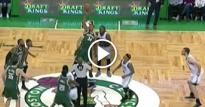 Celtics' Isaiah Thomas Decides Against Contesting Jump Ball With Bucks' Giannis Antetokounmpo