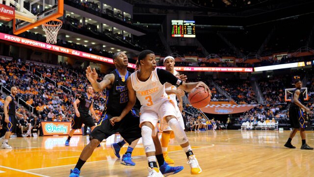 Tennessee Basketball: Vols Cannot Forget About Robert Hubbs After Donnie Tyndall Recruiting Success