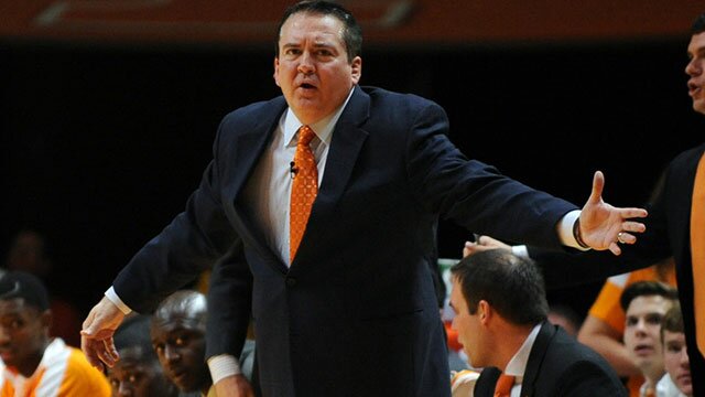 Tennessee Basketball's Donnie Tyndall Working Wonders in Knoxville