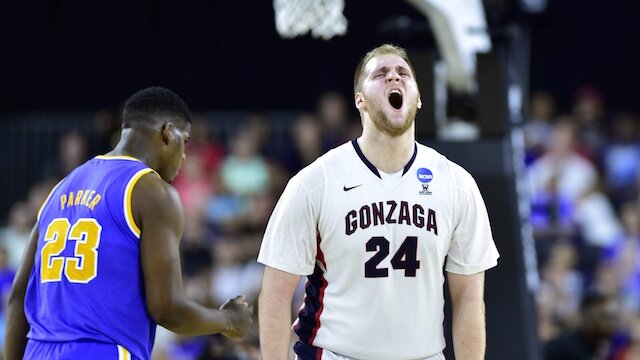 Gonzaga Basketball's Przemek Karnowski is Matchup Nightmare