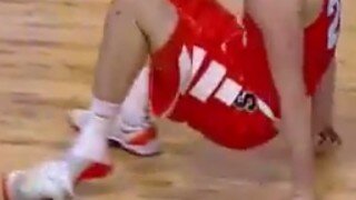 Watch Syracuse's Tyler Lydon Knock Down 3-Pointer After Losing Shoe
