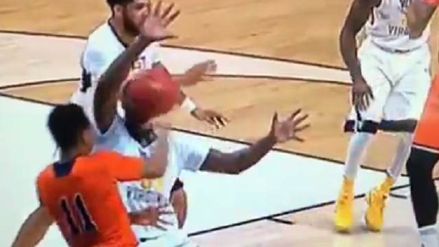 West Virginia\'s Elijah Macon Gets Absolutely Drilled In The Face With Pass At Close Range
