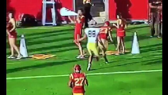 USC Player Demolishes Trojans Cheerleader After Incomplete Pass