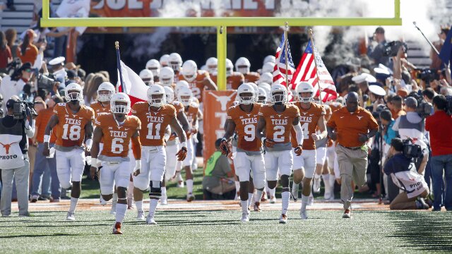Texas Longhorns Wisely Looking At QB Transfers
