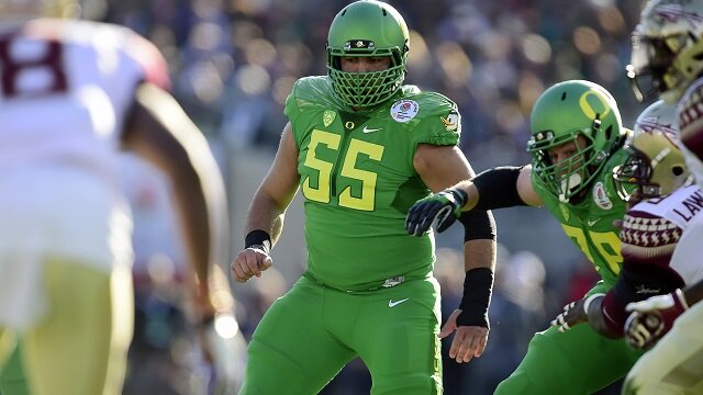 Oregon Ducks offensive lineman Hroniss Grasu (55) against the Florida State Seminoles in the 2015 Rose Bowl college football game at Rose Bowl. 